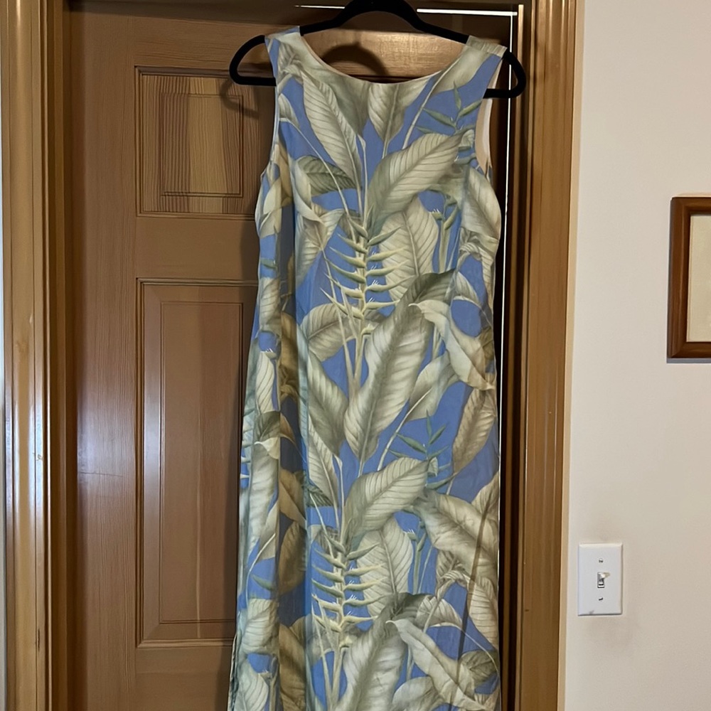 🦋 Tommy Bahama size 8 silk dress